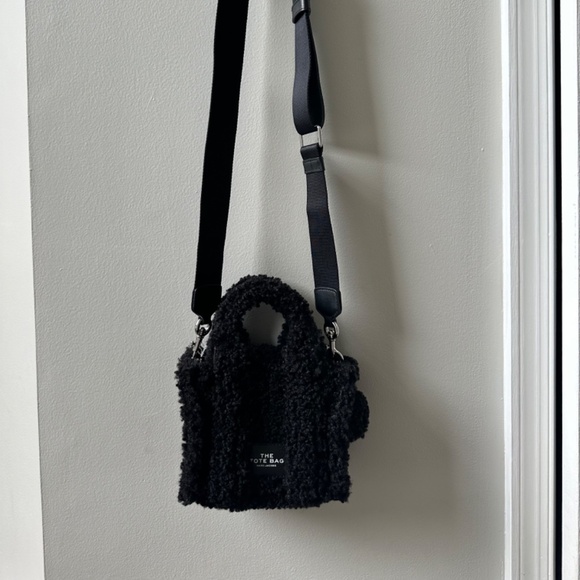 Marc Jacobs The Teddy Crossbody Tote Bag Black (mini) - Picture 8 of 11